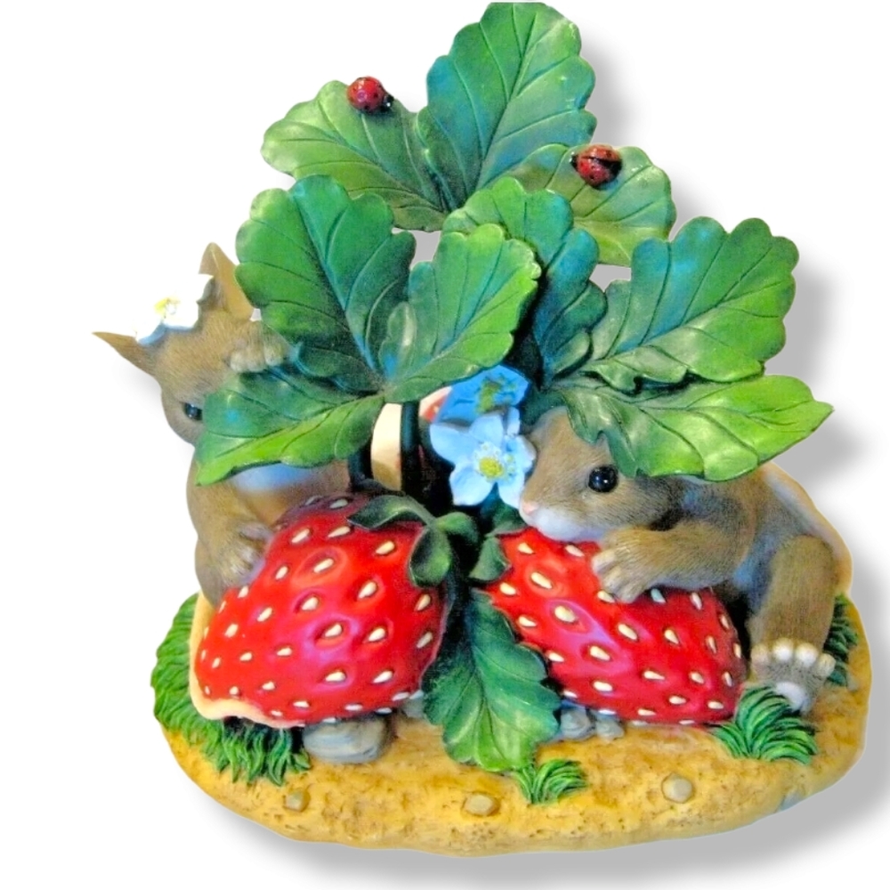 Charming tales 84/125 "Sometimes love is berry shy" No Boxo